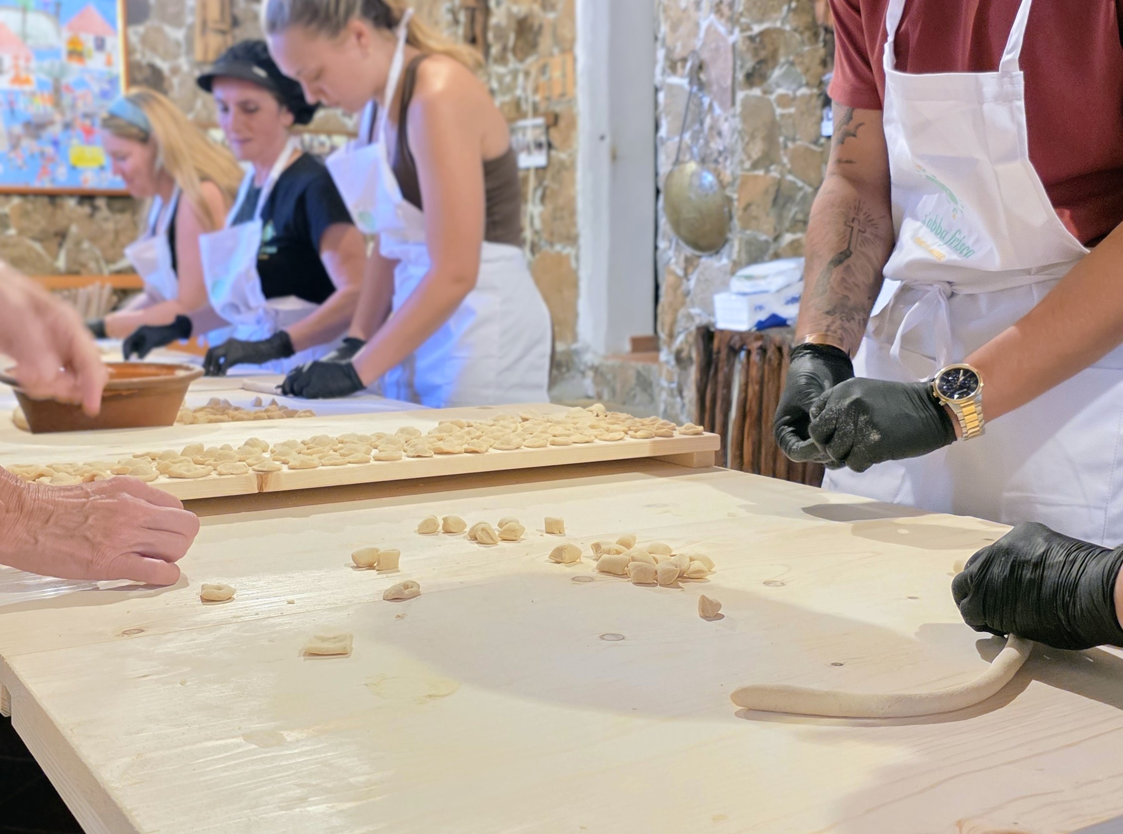 Preparazione artigianale della pasta fresca sarda